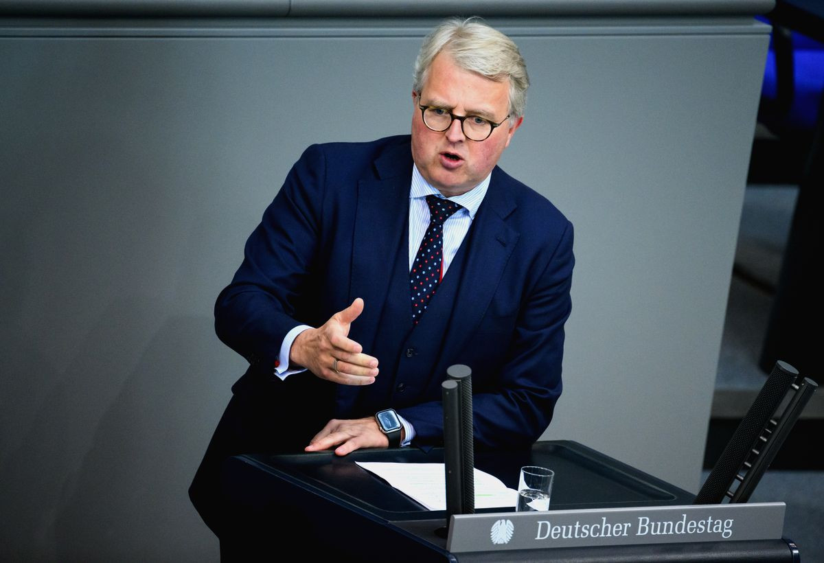Frank Schäffler am Rednerpult des Deutschen Bundestags