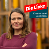 Alexandra Bürger Foto der Kandidatin Alexandra Bürger. Sie hat die Arme verschränkt und lächelt dezent. Rechts oben ist das Logo der Partei Die Linke. Darunter steht Kreisverband Göppingen.