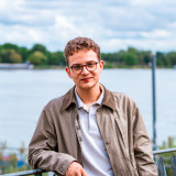 Portrait von Ari Arnold