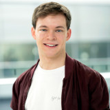 Portrait von Timon Dzienus