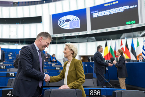 Andreas Schwab trifft EU-Kommissionspräsidentin Ursula von der Leyen im Plenum