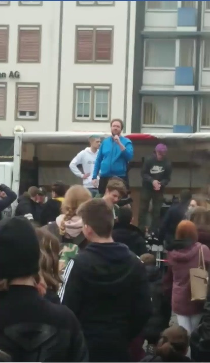 Andre Veltens bei seiner Rede bei der SaveYourInternet-Demo am 26.03.2019 in Köln