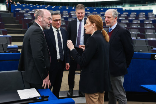Austausch mit Präsidentin Metsola, EVP-Vorsitzendem Manfred Weber und Kolleginnen und Kollegen im Plenum