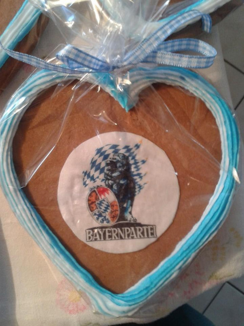 Selbstgebackene Lebkuchenherzen