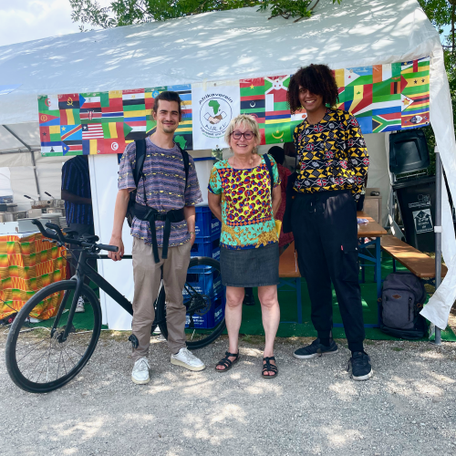 Mit meiner Stadtratskollegin Eva Bulling-Schröter und Parteigenossen Malik Diao beim Fest der Kulturen