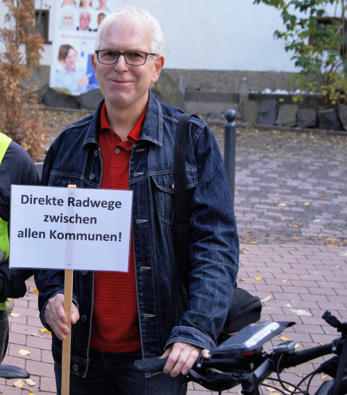 Jörg Warlich nimmt an der ersten Fahrraddemonstration im Chattengau teil!
