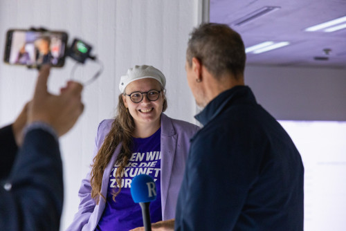 Michaela Schneider-Wettstein am Wahlabend im Wilhelm-Hack-Museum. Foto: Thorsten Janz.