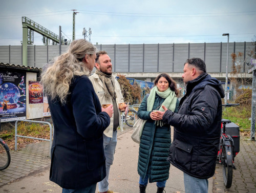 Im Austausch mit lokalen Gewerbetreibenden